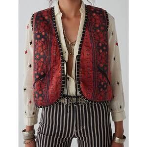 NEW MAISON HOTEL women's paco vest in le rouge